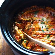 Super Easy Skinny Veggie Crockpot Lasagna - a handful of simple ingredients for a healthy family dinner. | https://weight-guide.today